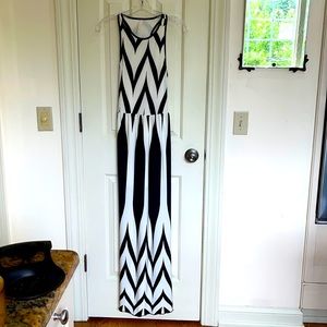 Poems Maxi Odd White & Black Dress